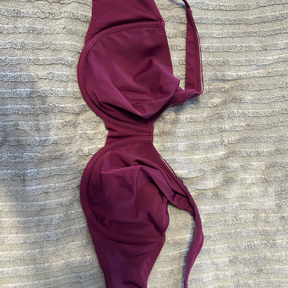 Burgundy wacoal bra